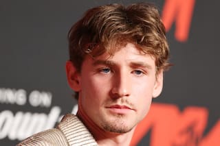 Magnus Ferrell: el hijo de un famoso comediante de Hollywood que busca hacerse un nombre propio en la música