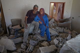 Una pareja libanesa se suma a los que regresan a hogares destrozados bajo pacto de EE.UU. con Israel