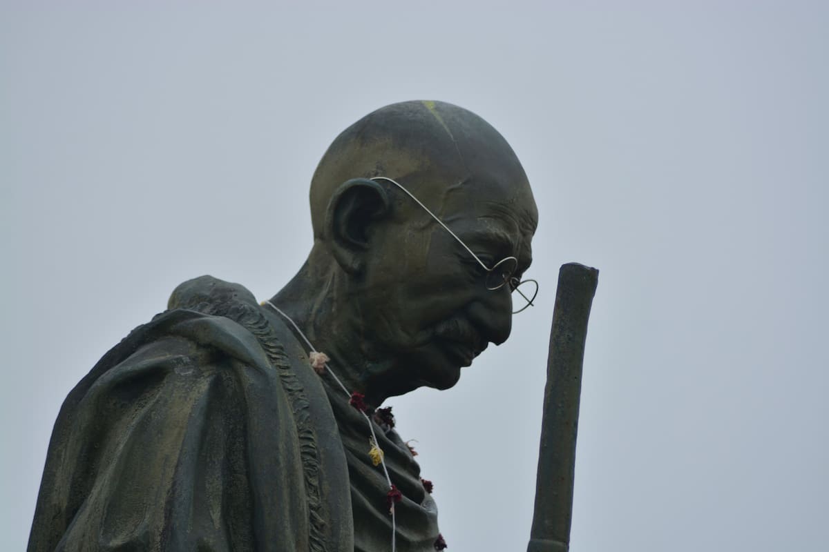 Mahatma Gandhi fue liberado por cuestiones humanitarias un 4 de febrero de 1924