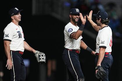 Mahle lanza 5 entradas en blanco para su 1ra victoria desde abril de 2023; Rangers vencen 5-2 a Rays