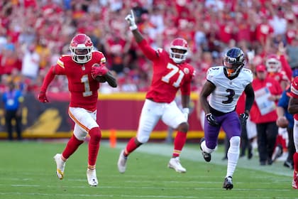 Mahomes brilla para Chiefs, Jackson se suma a lesiones en Ravens y Kansas City gana 37-20