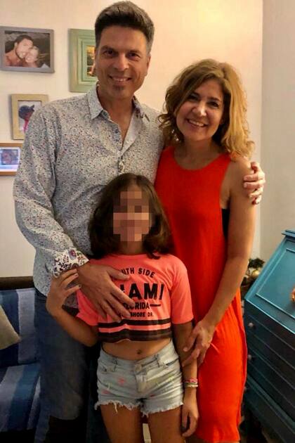 Maica Moraes (47) y Juan De Gregorio (51) son de Caballito e hicieron la primera gestación por sustitución en la Argentina. Así nació Bianca (8), el 19 de abril de 2012