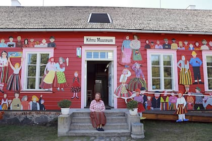 Maie Aav, al frente del museo de Kihnu, que exhibe la historia de la isla