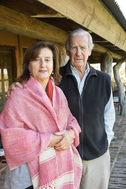 Maita y Julio en su hostería.