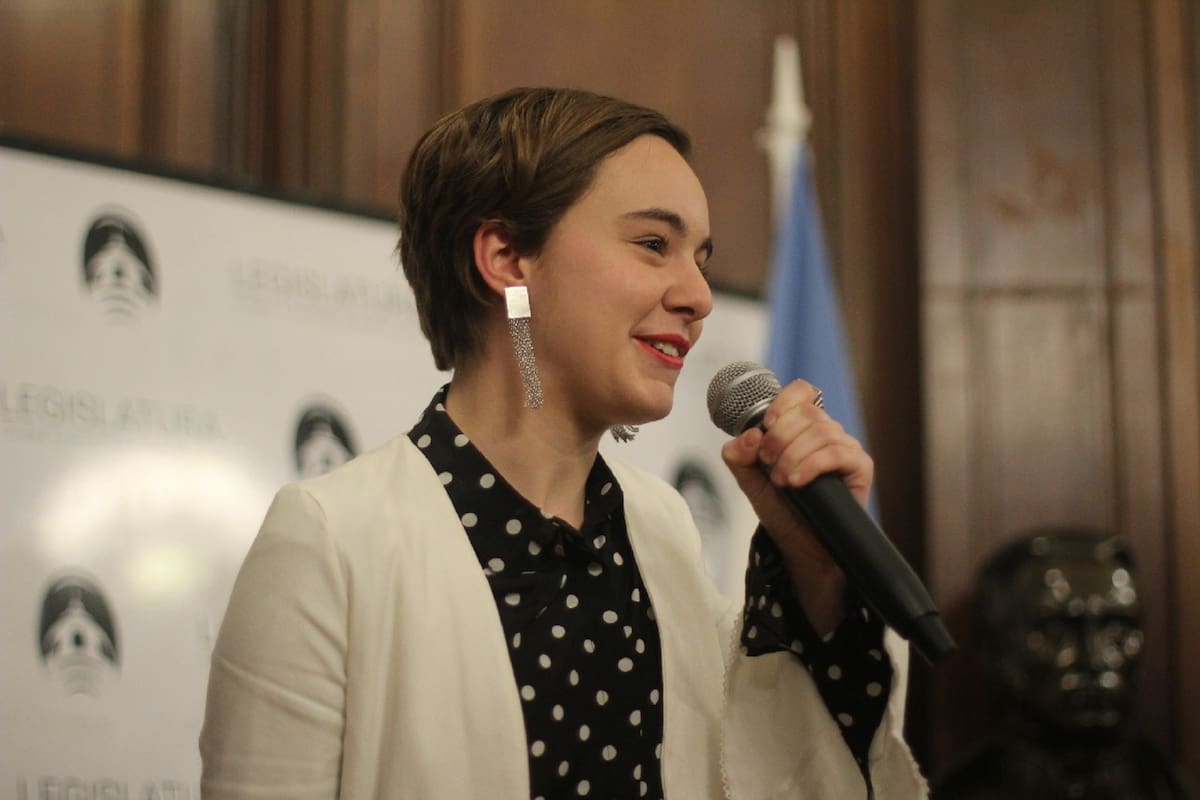Maite Lanata, durante el acto, agradeciendo el reconocimiento
