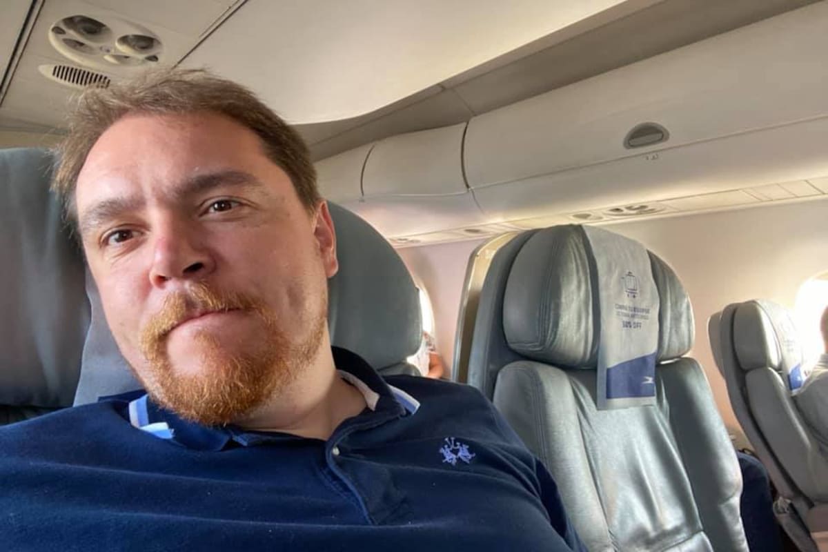 Makoveev en un vuelo de Aerolíneas Argentinas