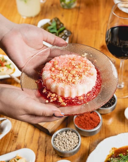 Malabi, un postre típico (y riquísimo) de la cocina israelí.