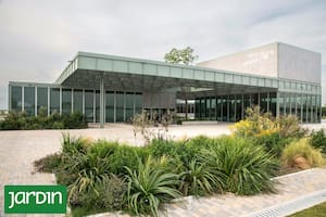 Malba Puertos propone pasarelas flotantes, salas suspendidas y un bosque que funciona como infraestructura ecológica y experiencia cultural