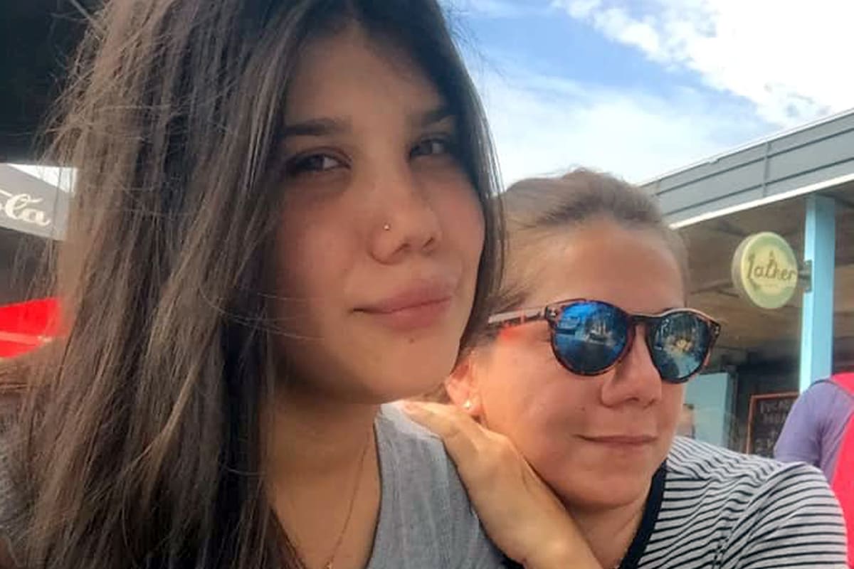 Malena Chiocconi, la joven que murió en el choque de la Panamericana, en una imagen junto a su madre