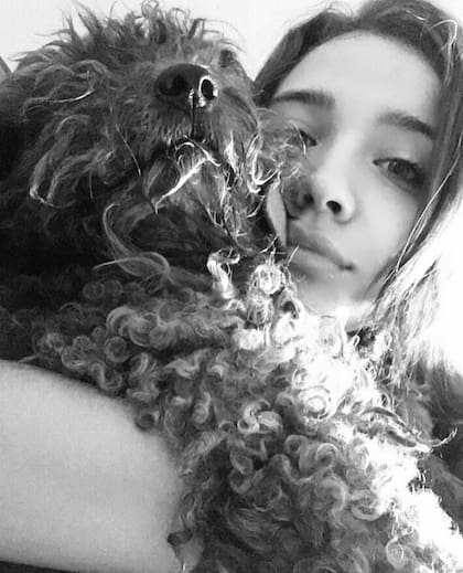 Malena Narvay despidió a su perrita More tras 15 años juntas (Foto: Instagram / @malena.narvay)