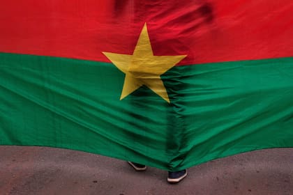 Mali y Burkina Faso vetan entrada de estadounidenses en represalia por medida similar de EEUU