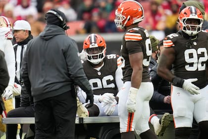 Maliek Collins de los Browns se perderá el resto de la temporada por lesión en el cuádriceps