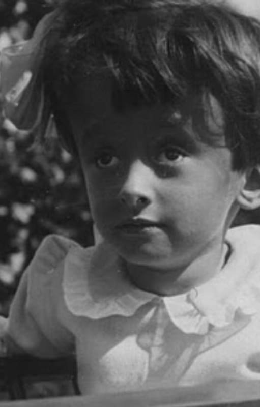 Malva Marina, la hija de Pablo Neruda y "Maruca" Hagenaar, nació en 1934 en Madrid y murió en Países Bajos en 1943