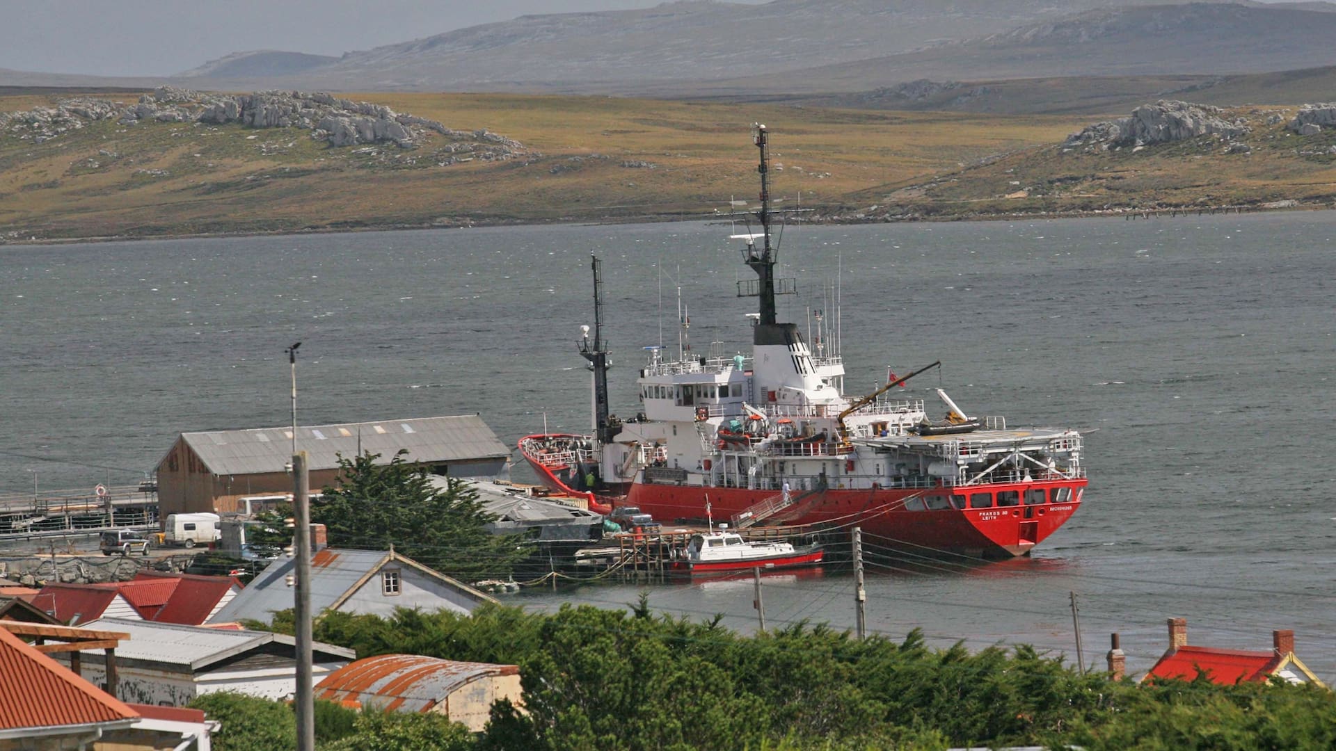 Un buque pesquero en Malvinas; las licencias de pesca que otorgó Gran Bretaña cambiaron la vida de los isleños