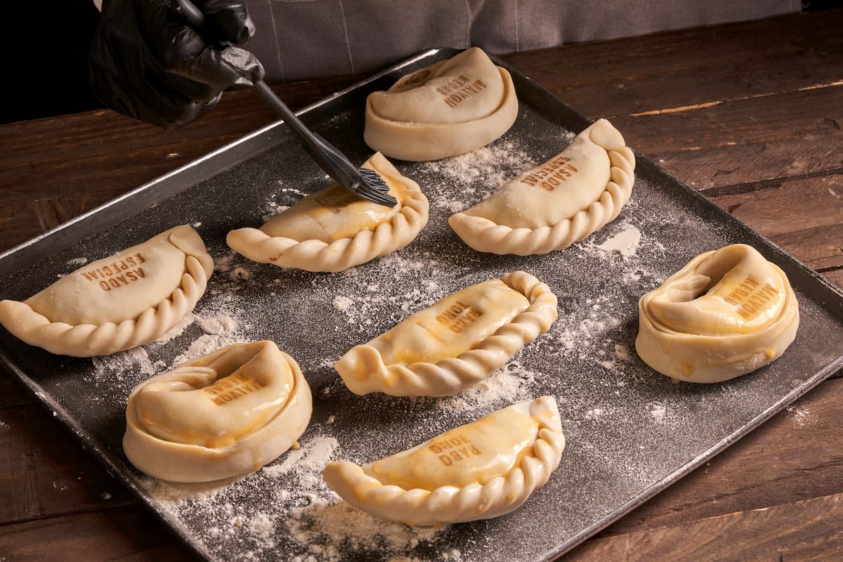Malvón fabrica 1,2 millones de empanadas por mes.
