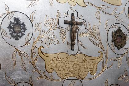 Entre otros objetos que se pueden ver en las visitas al lugar está este pequeño Jesús de mármol