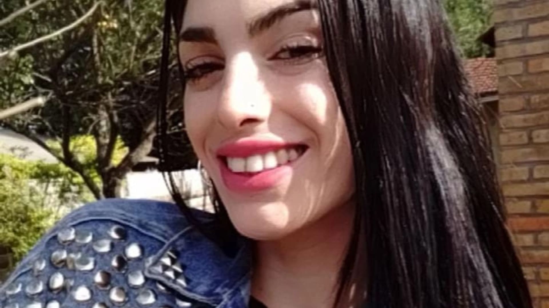 Mamá adolescente: "Mi vida cambió cuando recibí ayuda. Ahora trabajo y puedo mantenernos a mí y a mi hijo."