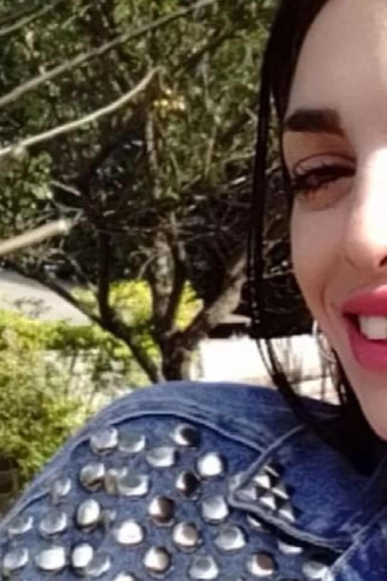 Mamá adolescente: "Mi vida cambió cuando recibí ayuda. Ahora trabajo y puedo mantenernos a mí y a mi hijo."