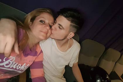 Mamá Sabrina y Lucas Peralta Luna