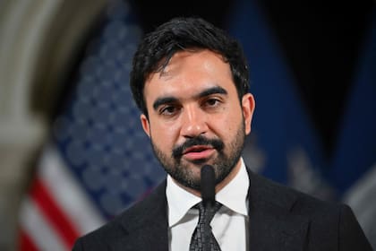 Mamdani demandó al Ayuntamiento de Nueva York tras argumentar que la ley que otorga bonos de US$10.000 a los auxiliares docentes viola las normas de negociación colectiva