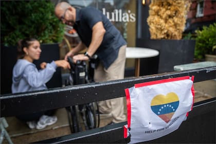 Mamdani indicó que los neoyorquinos que quieran ayudar a los venezolanos pueden ofrecerse como voluntarios en Lulla's, ubicado en 169 Graham Ave. en Brooklyn