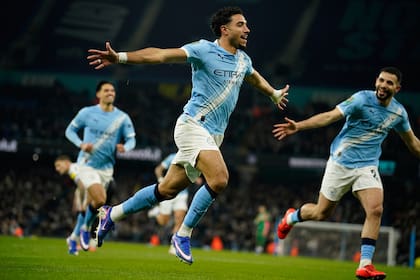 Man City vence 3-1 a Newcastle y enfrentará al Arsenal en la final de la Copa de Liga