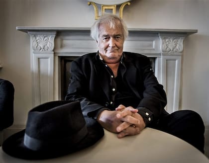 MAN03 ESTOCOLMO (SUECIA) 05/10/2015.- Foto de archivo tomada el 1 de junio de 2015 del escritor de novela negra sueco Henning Mankell en Estocolmo (Suecia). Mankell, creador de la popular saga de novela policiaca del detective Kurt Wallander y que padecía cáncer, ha muerto a los 67 años, informó hoy