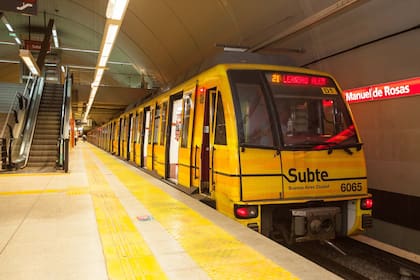 Mañana hay subtes hasta las 21 por el paro de transporte de la CATT