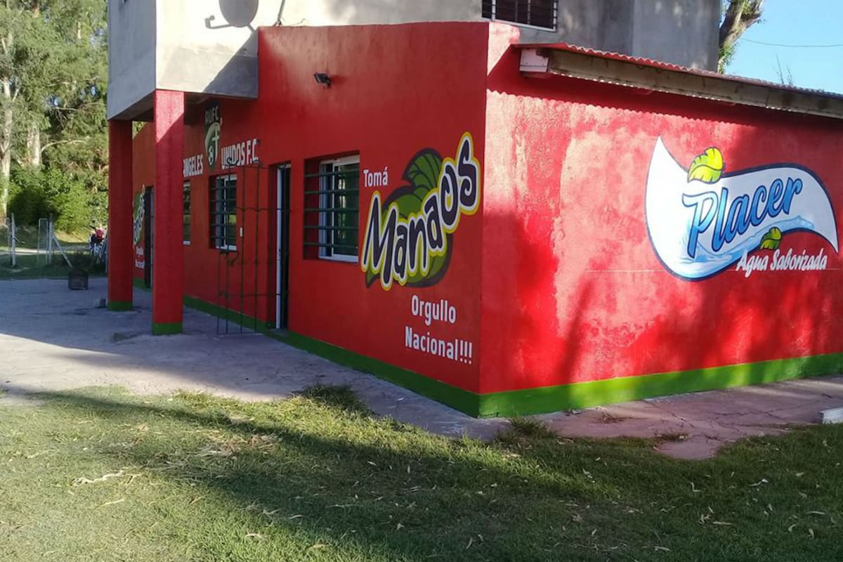 Manaos le provee las bebidas al merendero Ángeles Unidos que fundó Leonel "Pipa" Gancedo