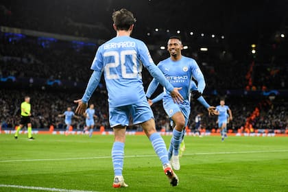 Manchester City derrotó por 2 a 1 a PSG y se aseguró la primera ubicación del grupo A de la Champions League