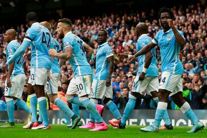 Manchester City festejó con Otamendi como titular