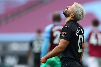 El lamento de Sergio Agüero en un año sin continuidad entre la pandemia y las lesiones.