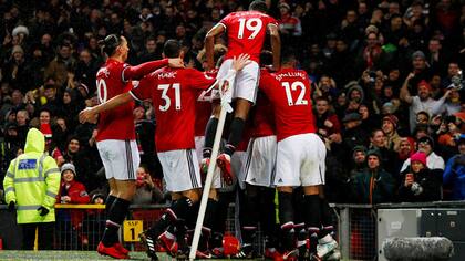 Manchester tuvo que sufrir para sumar el triunfo