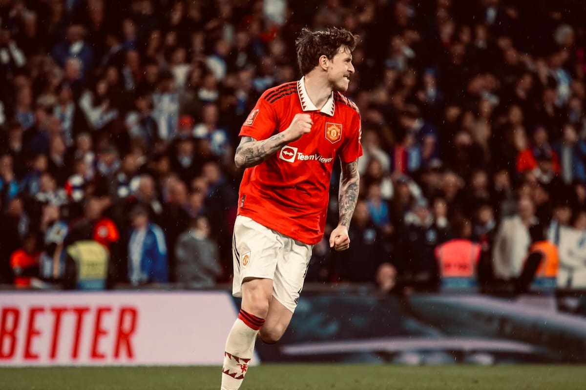 Manchester United eliminó en semifinales a Brighton por penales