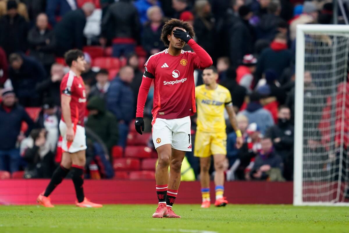 Manchester United está más cerca de los puestos de abajo que de la Champions League y enfrenta una gran reestructuración para compensar pérdidas millonarias en los últimos años