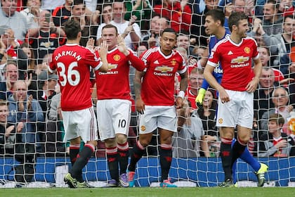 Manchester United quedó líder de la Premier League