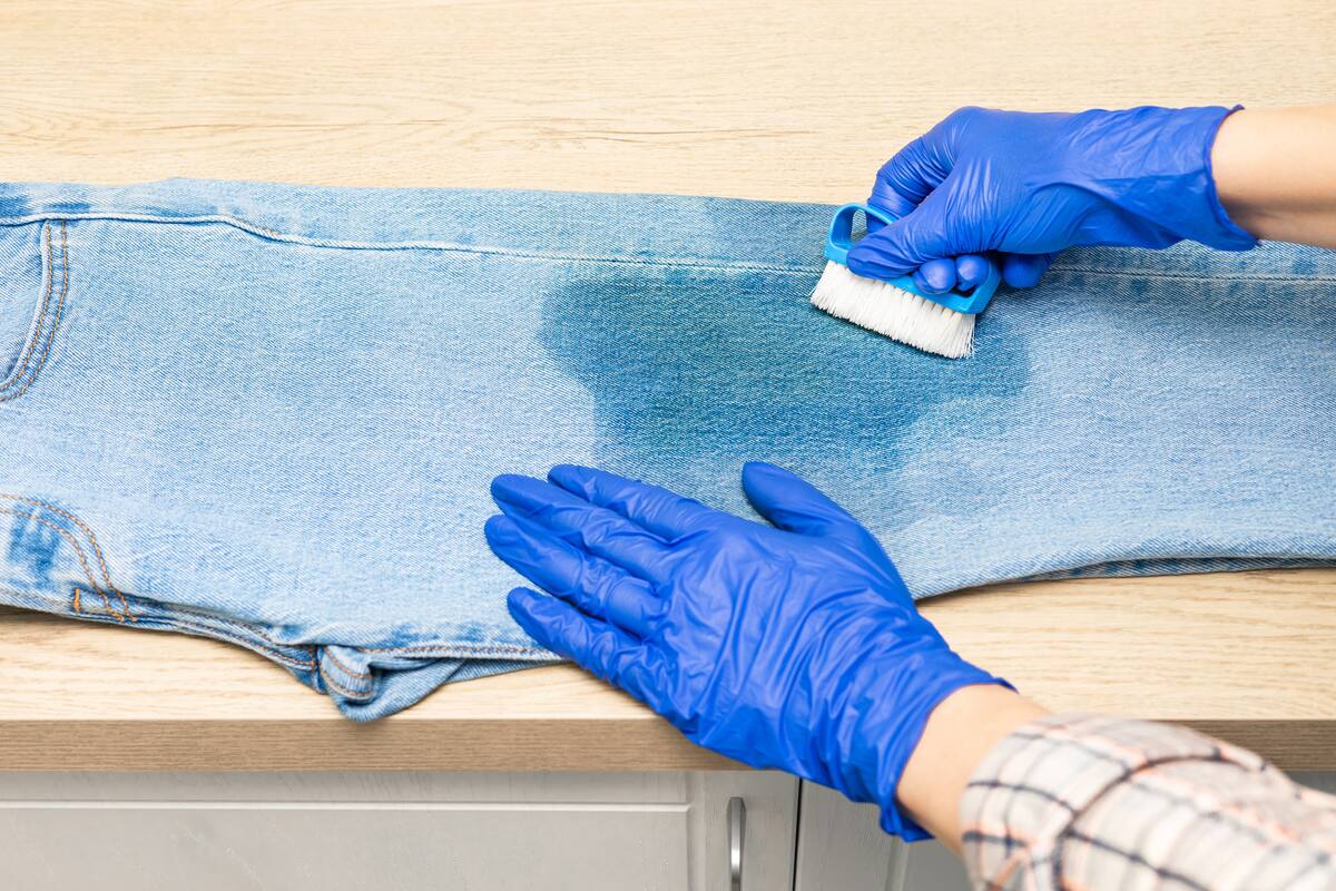 Poco lavado y usar 30 veces cada prenda: una experta en moda da consejos para cuidar la ropa