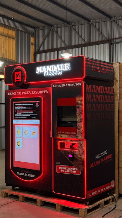 Mandale pizza montó expendedoras de pizzas disponibles las 24 hs