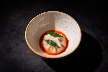 Mandu de lengua y su caldo de Han