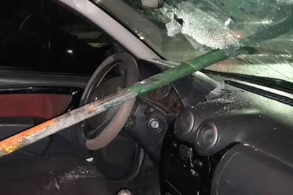 Un conductor salvó su vida de milagro en un inesperado ataque en la avenida del Libertador, en Belgrano