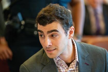 Mangione busca excluir pruebas en su juicio por asesinato del CEO de UnitedHealthcare