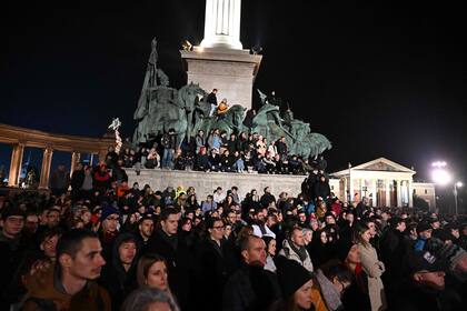Manifestación contra el gobierno de Orban en Budapest, la noche del viernes 16 de febrero