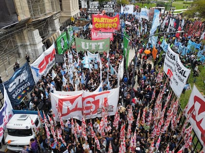 Manifestación contra la Corte frente al Palacio de Justicia