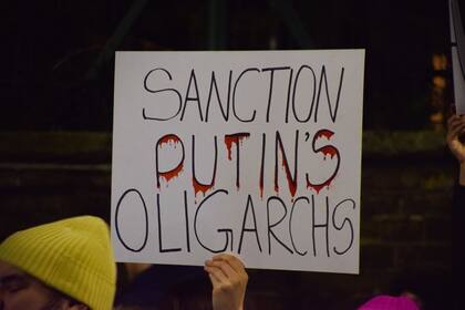 Manifestación frente a la embajada rusa en Londres en protesta por la invasión de Ucrania (Archivo)
