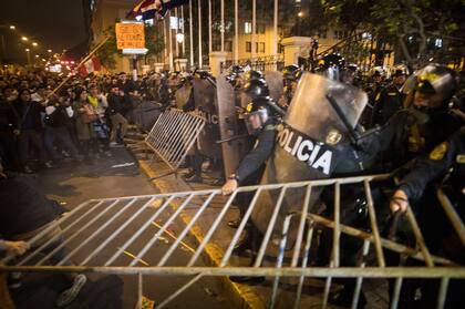 Manifestaciones de ciudadanos afuera del Congreso