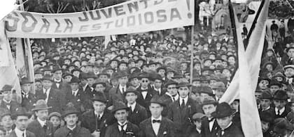 Manifestaciones de estudiantes en las calles de Córdoba en 1918