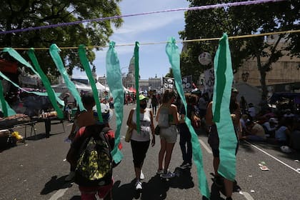 El público se acrecienta en el sector verde, mientras avanza la tarde