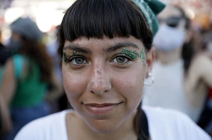 Manifestantes de "pañuelos verdes" esta tarde en el Congreso