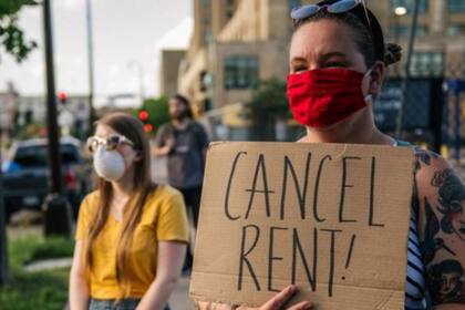 Manifestantes en Mineápolis, Estados Unidos, reclaman que se suspenda el pago de la renta en medio de la pandemia