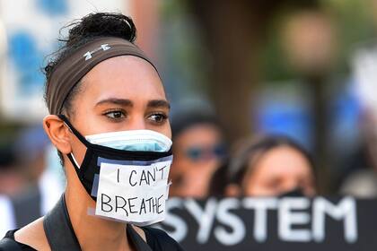La nueva normalidad llegó incluso a las protestas, como esta manifestación en Nueva York por el asesinato de George Floyd